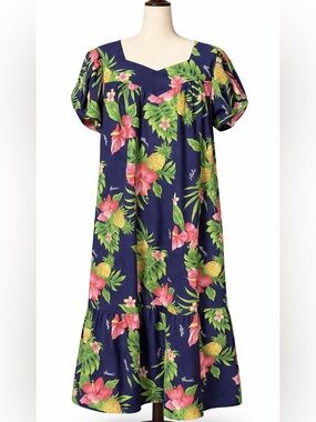 Vintage Hawaiian dress with bottom ruffle, blue with "Hawaii" script muumuu. L
